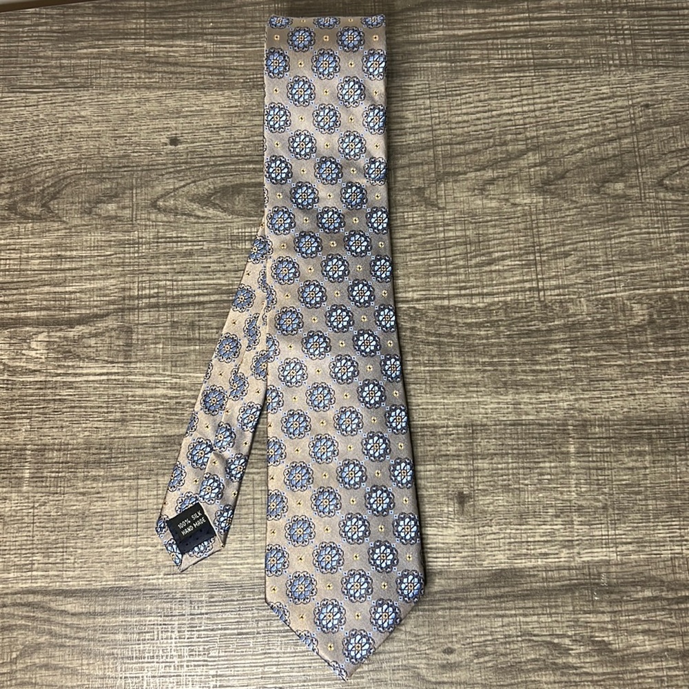 👔Executive Collection by Tom James 100% Silk Tie